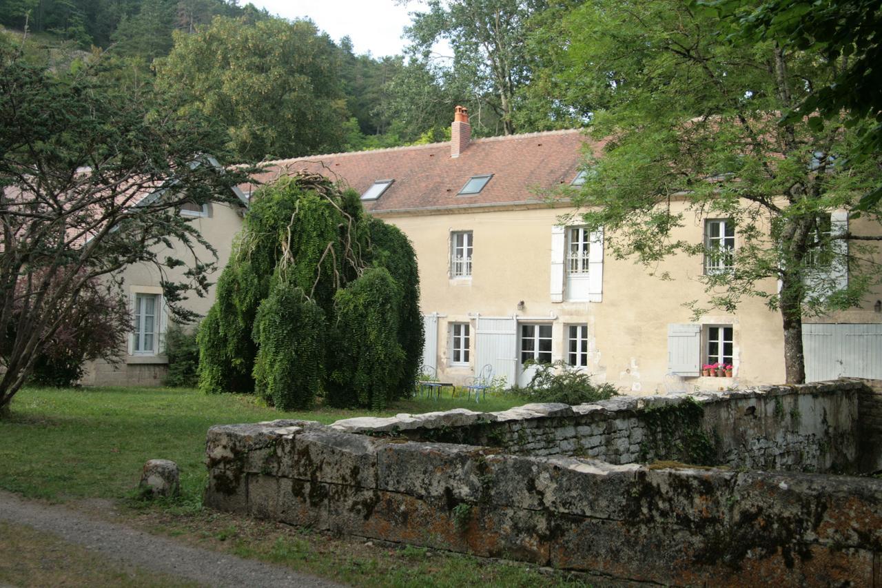 Bed and Breakfast Domaine Des Douves Ancy-le-Franc Exteriér fotografie